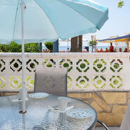 Beachfront Semesterbostad