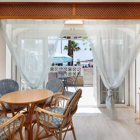 Beachfront Semesterbostad Torrox